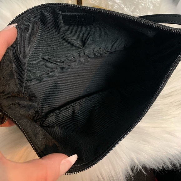 ❌SOLD❌Authentic and vintage small Gucci zip top Pochette accessory small bag - Picture 17 of 17